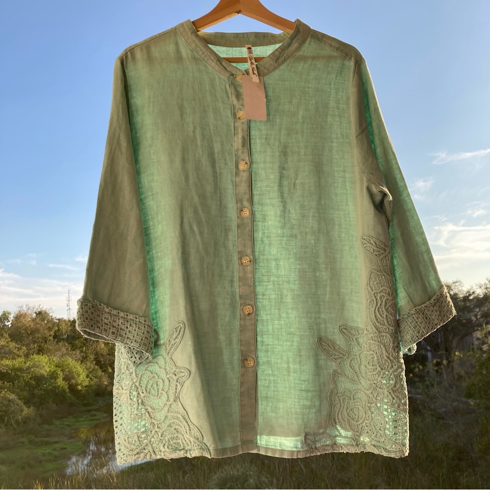 NWT Leo & Nicole Green Button-Down Blouse Size: XL